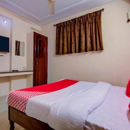 Oyo Hotel Lakshmi Paradise Visakhapatnam Exterior photo