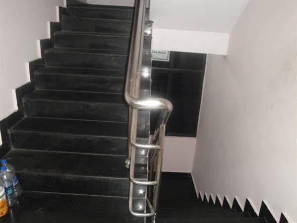 Oyo Hotel Lakshmi Paradise Visakhapatnam Exterior photo
