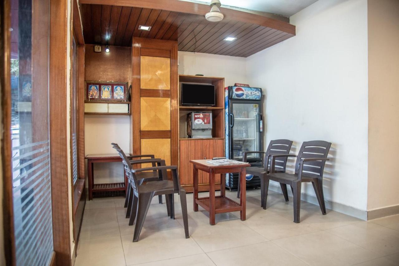 Oyo Hotel Lakshmi Paradise Visakhapatnam Exterior photo