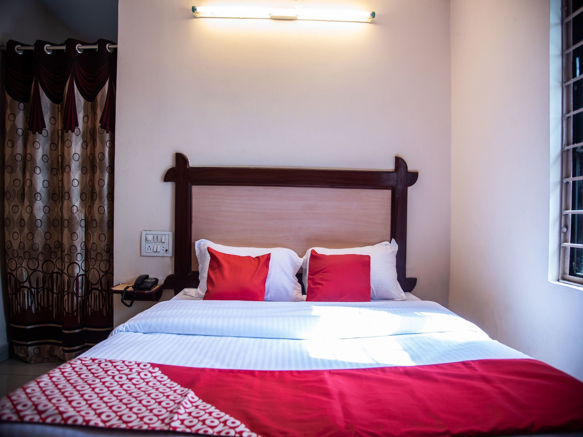 Oyo Hotel Lakshmi Paradise Visakhapatnam Exterior photo