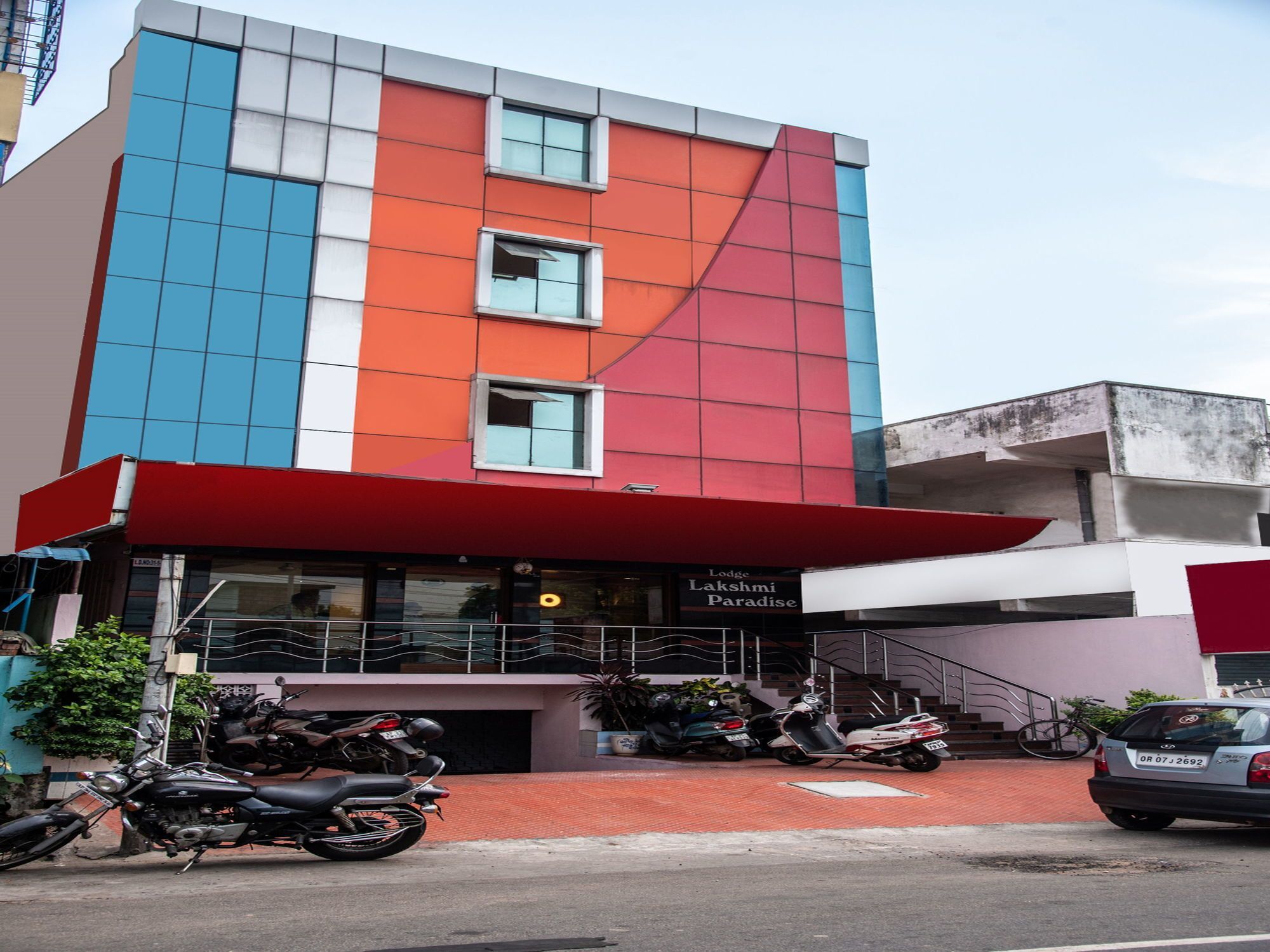 Oyo Hotel Lakshmi Paradise Visakhapatnam Exterior photo